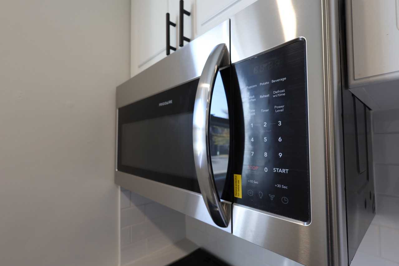 2079 GHENT AVE - Photo 5 of 23