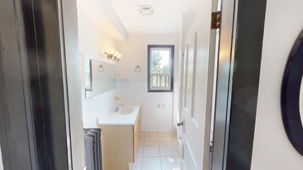 BLOOR ST W & DOVERCOURT RD - Photo 7 of 33