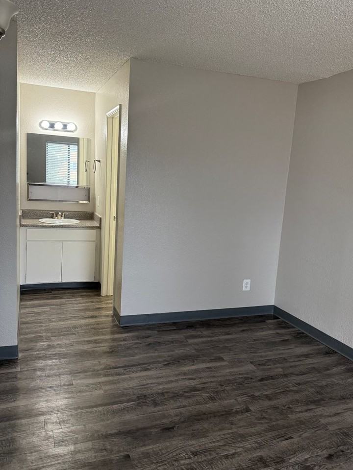 4480 E Pikes Peak Ave - Photo 3 of 7