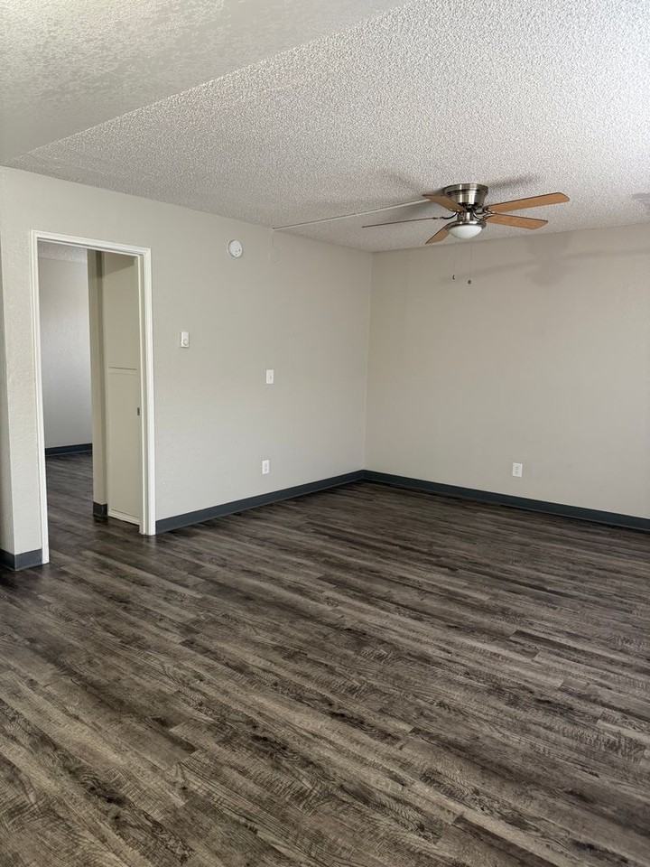 4410 E Pikes Peak Ave - Photo 2 of 7