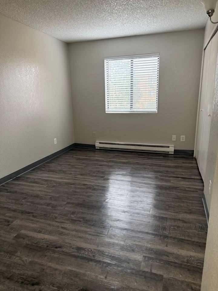 4410 E Pikes Peak Ave - Photo 4 of 7