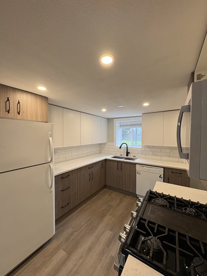 8958 Broadway - Photo 3 of 16