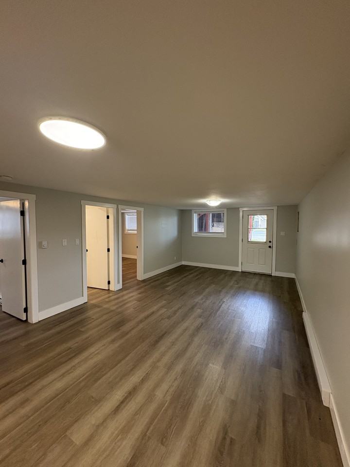 8958 Broadway - Photo 7 of 16