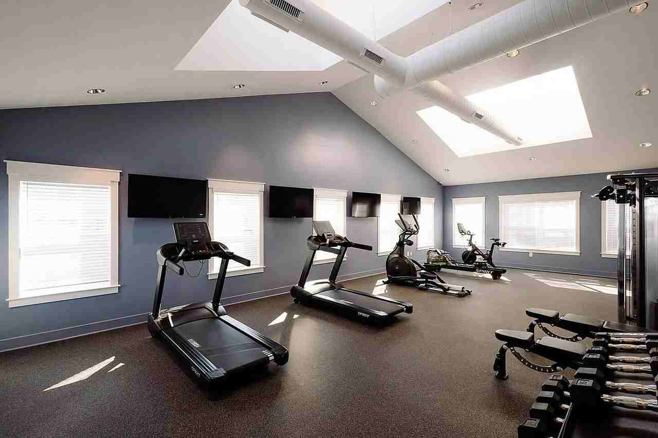 556 West Drive - Photo 5 of 10