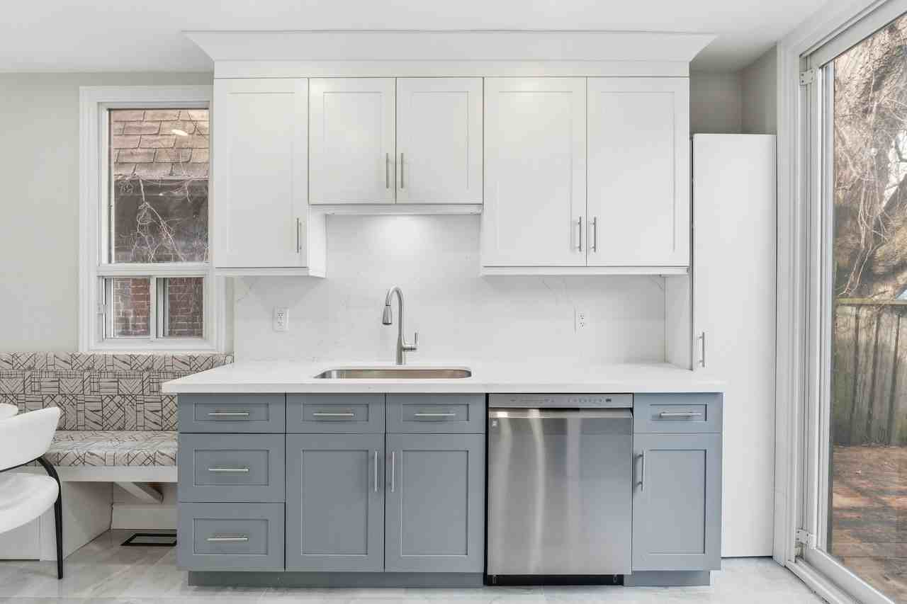 118 Bogert Avenue - Photo 4 of 23