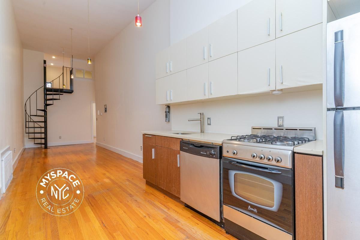 253 Stockholm St #2R - Photo 4 of 9