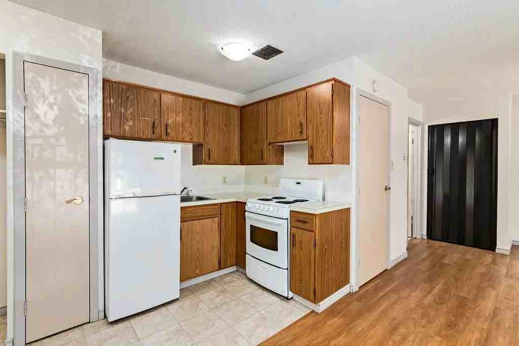 Kosmo Apartments - Photo 4 of 25