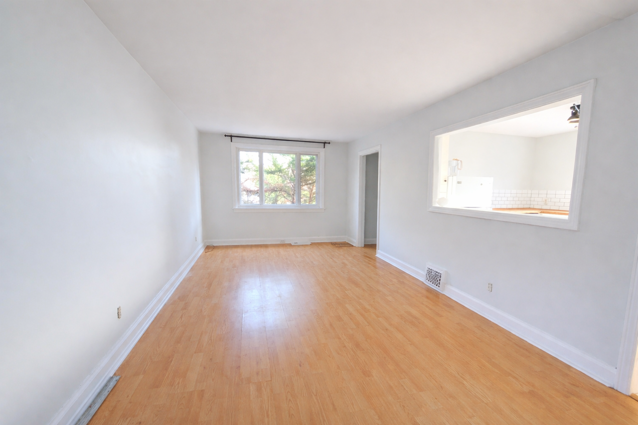 112 Park St - Photo 3 of 15