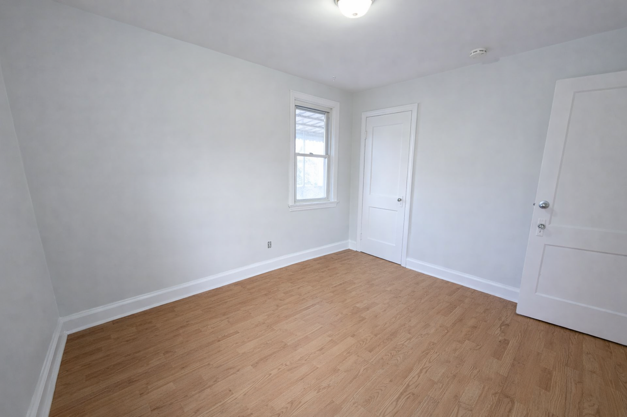 112 Park St - Photo 5 of 15