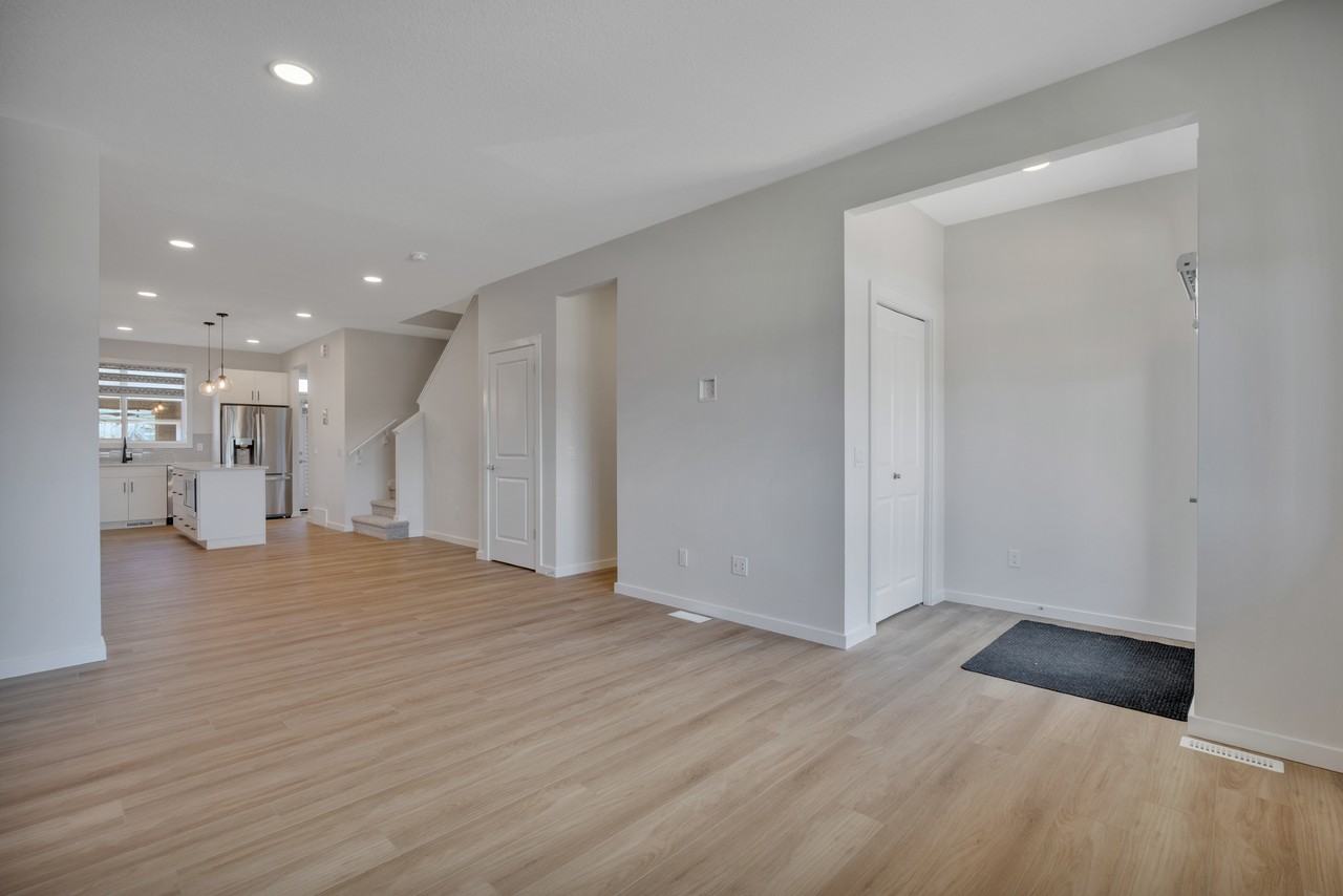 702 Southfork Blvd - Photo 5 of 45