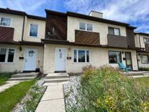 3 Bedroom Townhouse in Glendale! - Photo 1 of 1