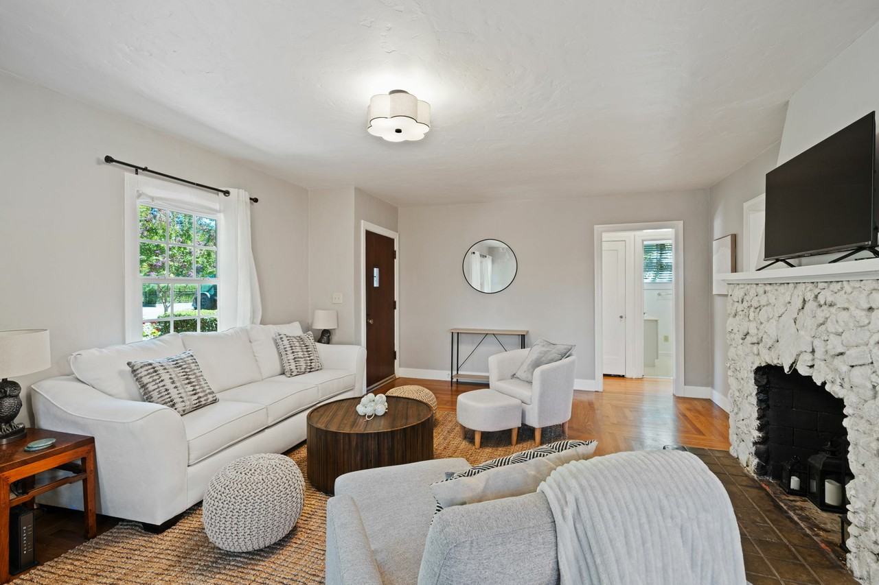 325 1st St - Photo 4 of 29