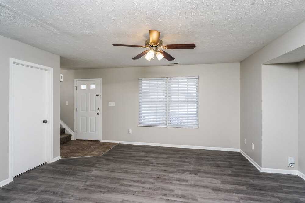 6311 Hackel Dr - Photo 7 of 17