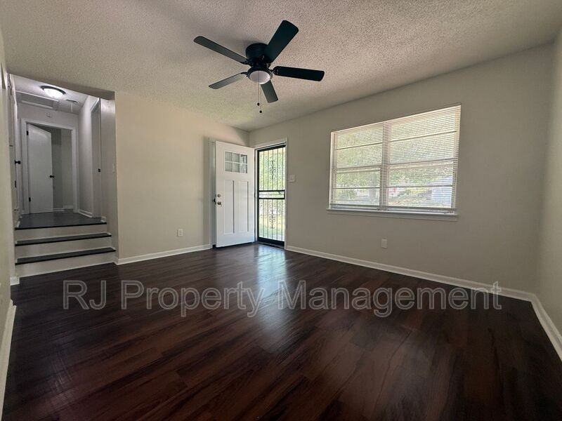 933 Leacrest Ave - Photo 2 of 8