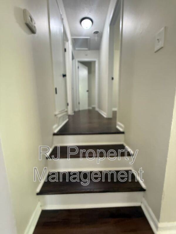 933 Leacrest Ave - Photo 4 of 8