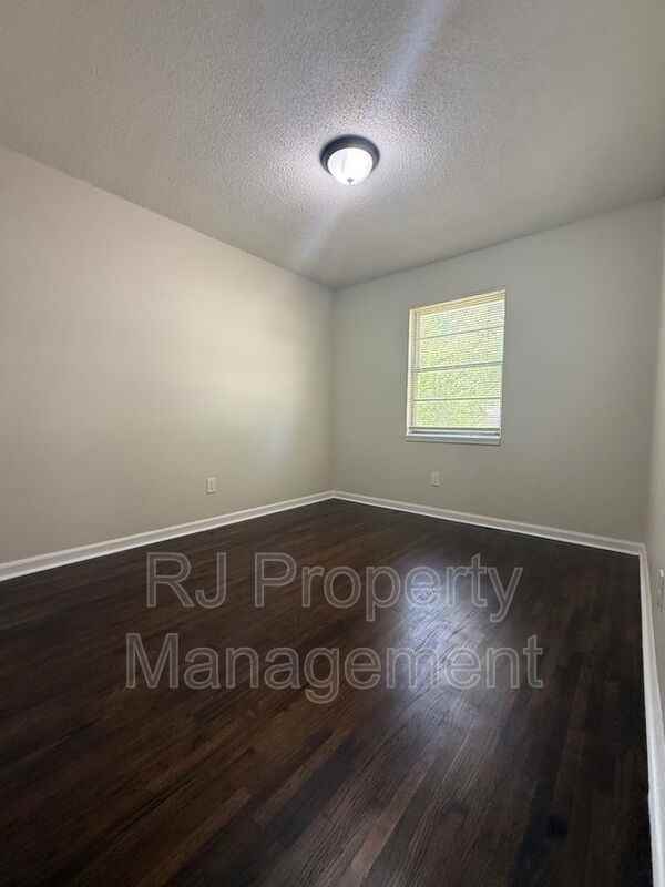 933 Leacrest Ave - Photo 6 of 8