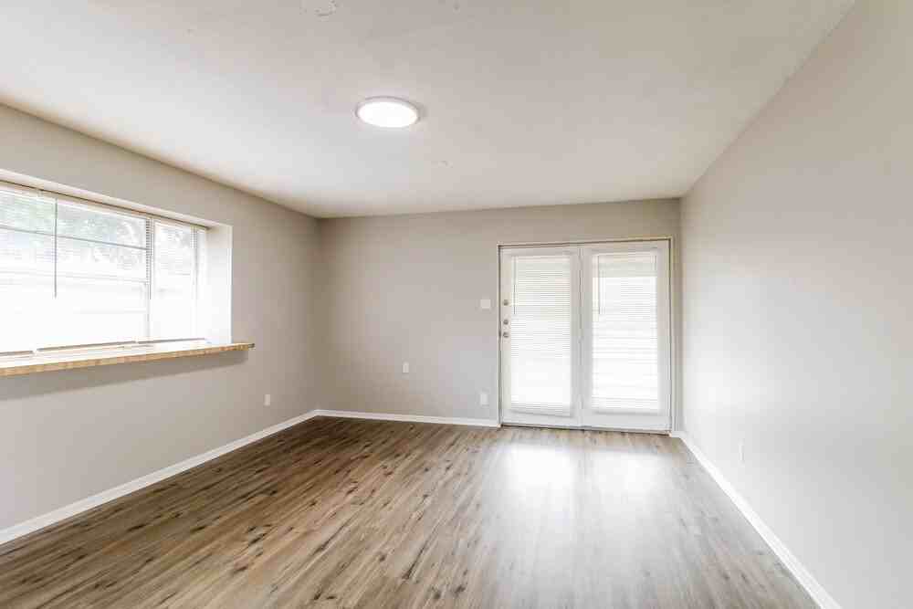 5014 Hasie Dr - Photo 5 of 16