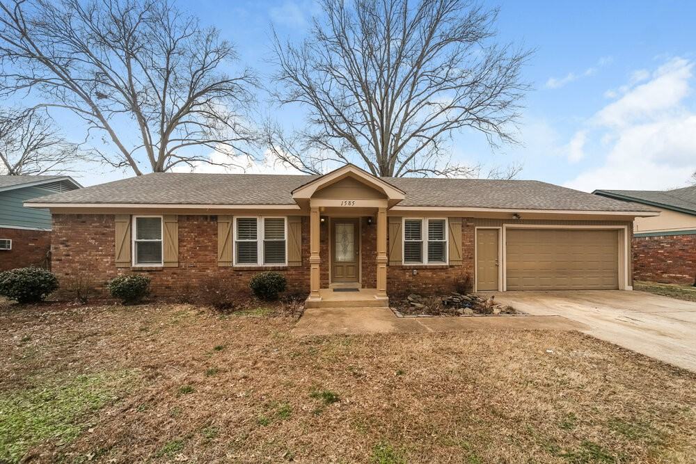 1585 Pepperwood St - Photo 3 of 16