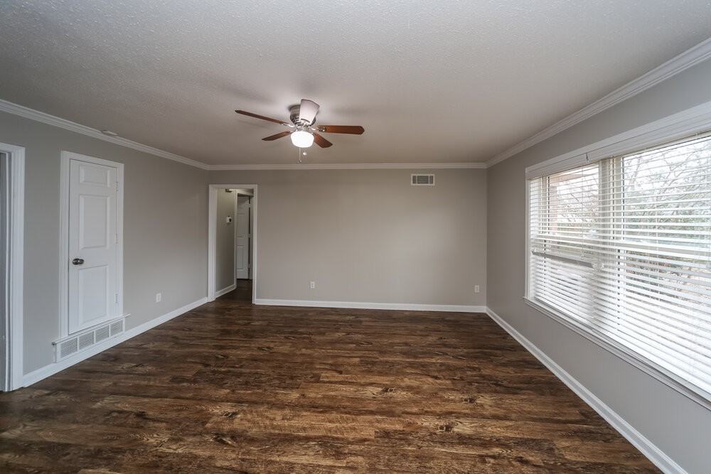 1585 Pepperwood St - Photo 5 of 16