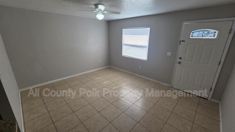 712 Bryon Ct - Photo 3 of 18