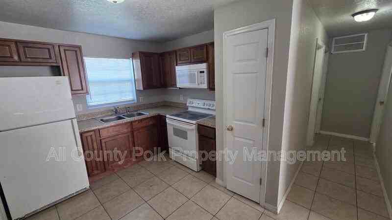 712 Bryon Ct - Photo 5 of 18