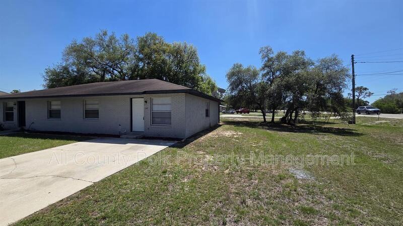 110 Stephenson Ave - Photo 2 of 16