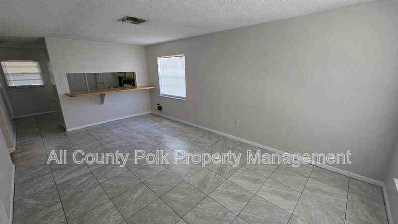 110 Stephenson Ave - Photo 3 of 16