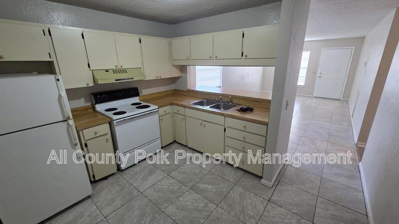 110 Stephenson Ave - Photo 5 of 16