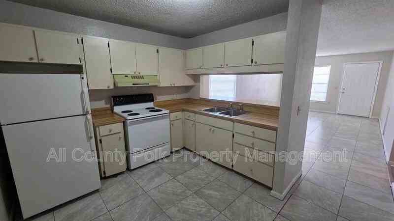 110 Stephenson Ave - Photo 6 of 16