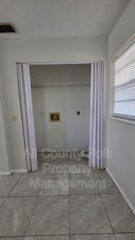 110 Stephenson Ave - Photo 7 of 16