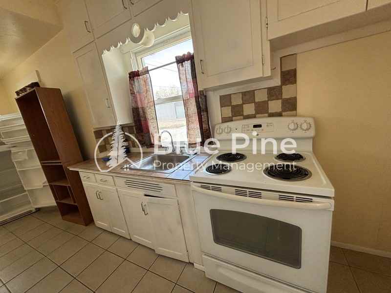 1350 Shipp Ave - Photo 5 of 17