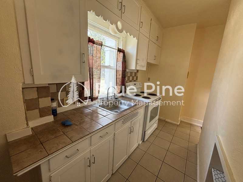 1350 Shipp Ave - Photo 6 of 17