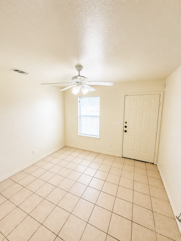 507 N Gilmer St - Photo 3 of 3