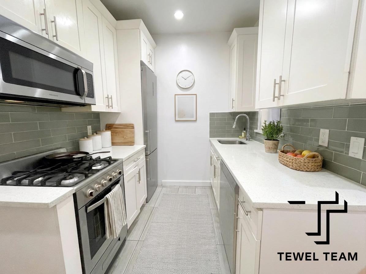 496 Manhattan Avenue #3A - Photo 2 of 19