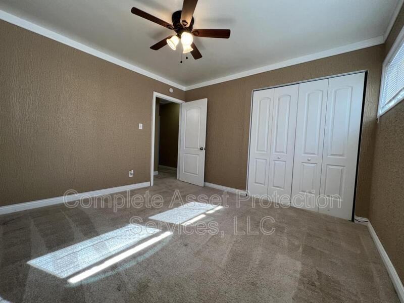 7728 Catalpa Ave - Photo 4 of 8