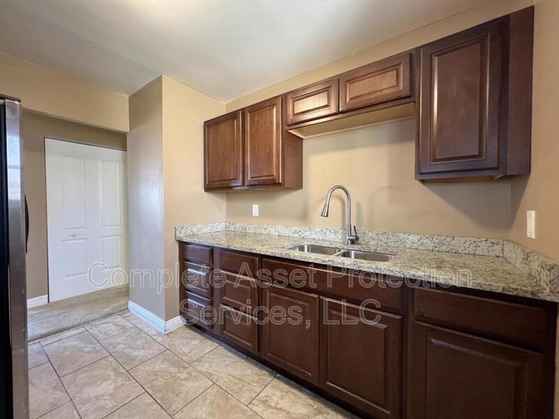 7728 Catalpa Ave - Photo 7 of 8