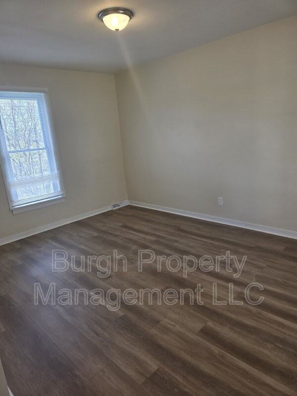 222 Vine St - Photo 2 of 12