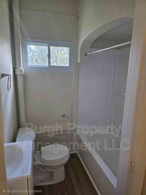 222 Vine St - Photo 4 of 12