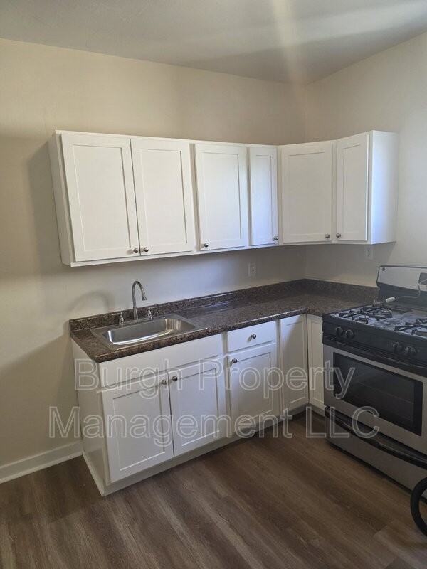 222 Vine St - Photo 6 of 12