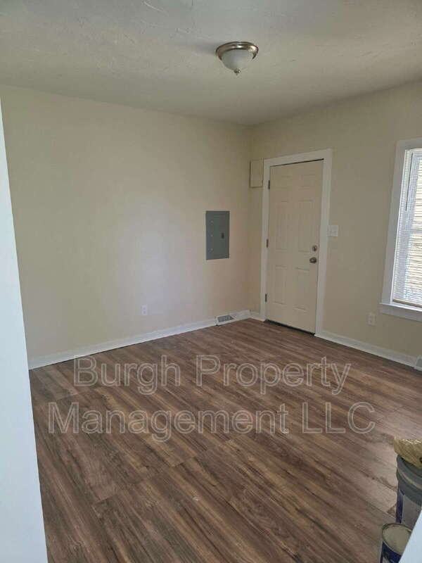 222 Vine St - Photo 7 of 12