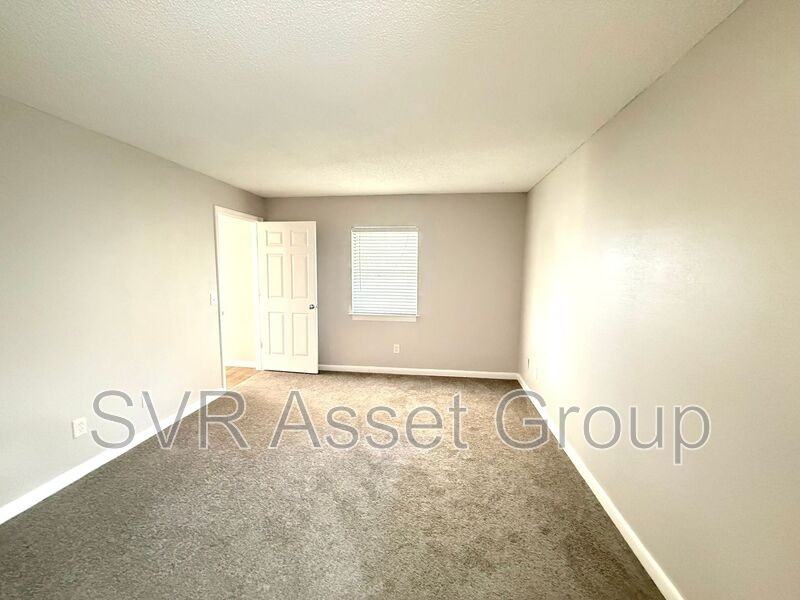 100 Fairway #1705 - Photo 4 of 22