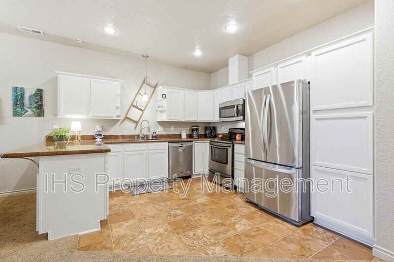 9417 Vincenzo Dr - Photo 5 of 34