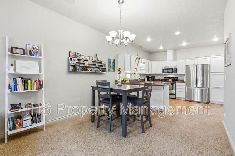 9417 Vincenzo Dr - Photo 6 of 34