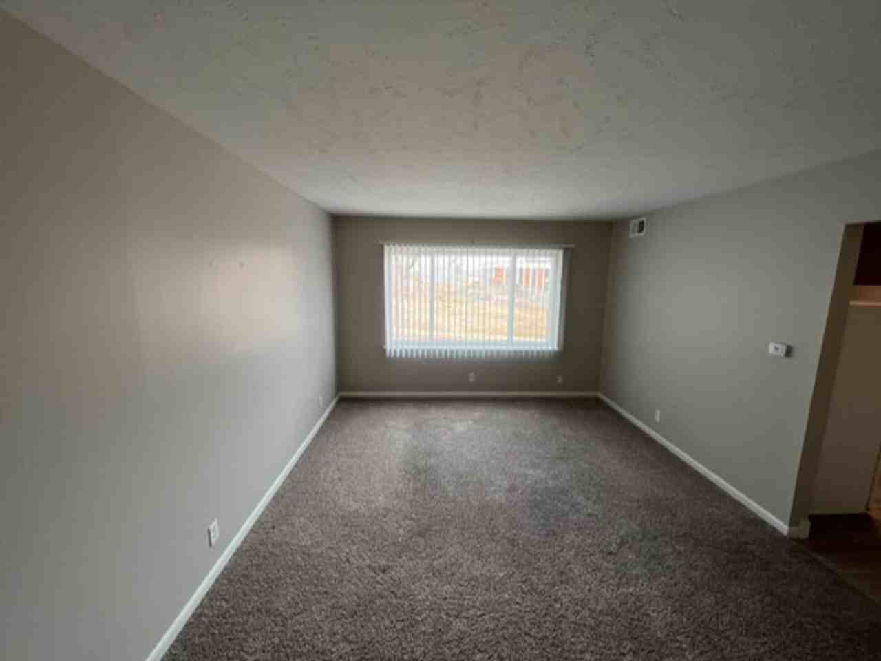 Midtown Court Apartments - Photo 4 of 33