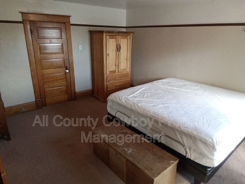 268 1/2 N 2nd St - Photo 5 of 8