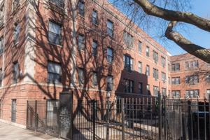 featured image of 1360 E 52nd St #1N