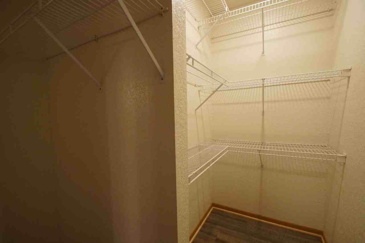 Larpenteur Estates Apartments - Photo 3 of 31