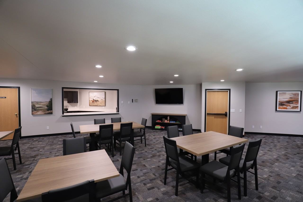 Dakota Park Apartments - Photo 5 of 50