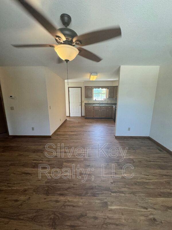 1906 N Jackson St - Photo 5 of 16