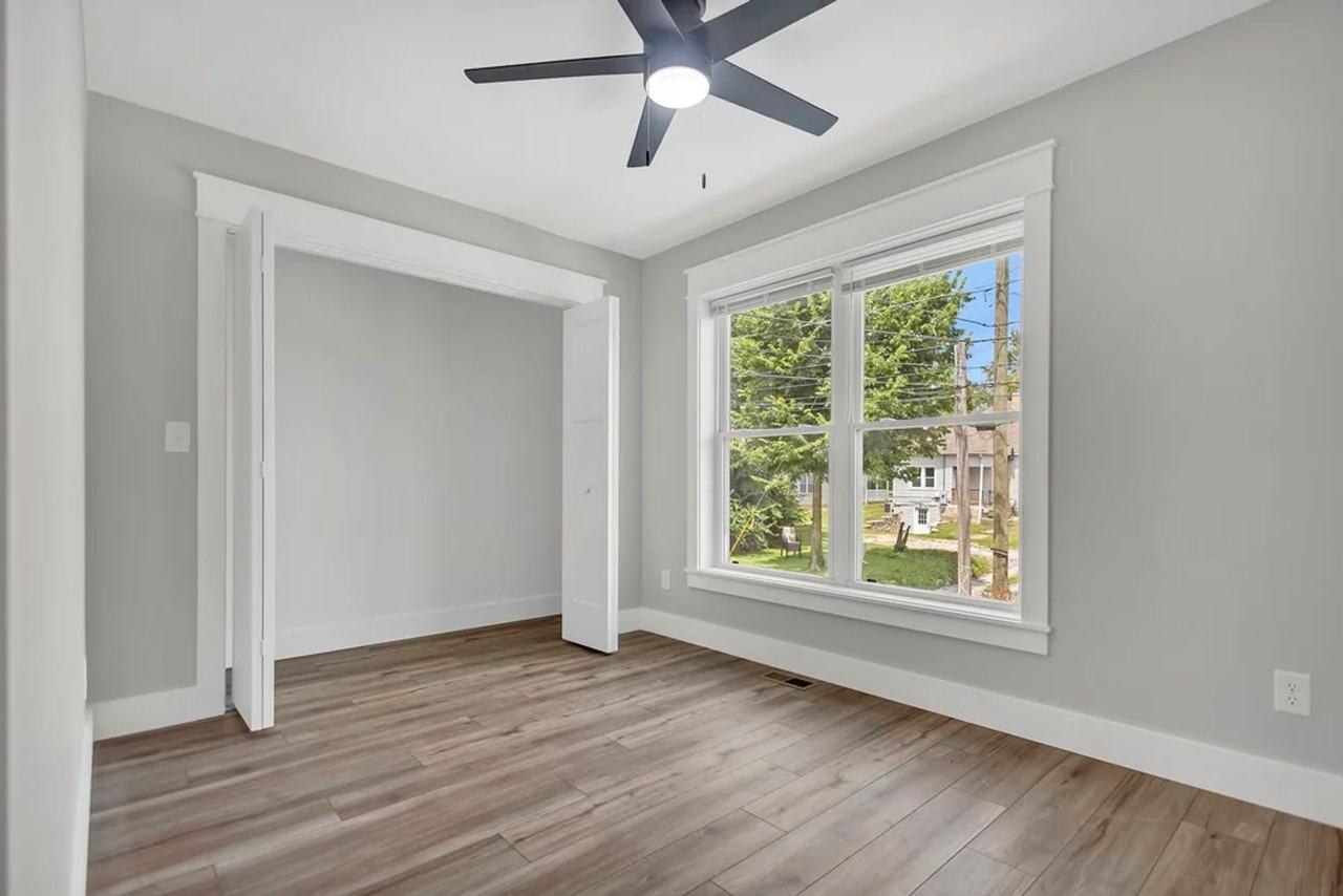 1215 N Woodburn Ave - Photo 4 of 23